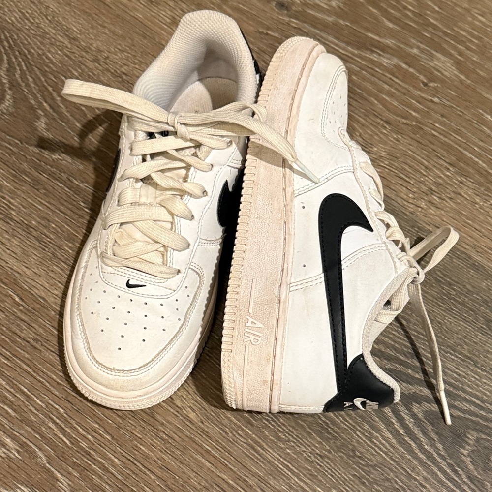 Nike Cream and Black Air Sneakers